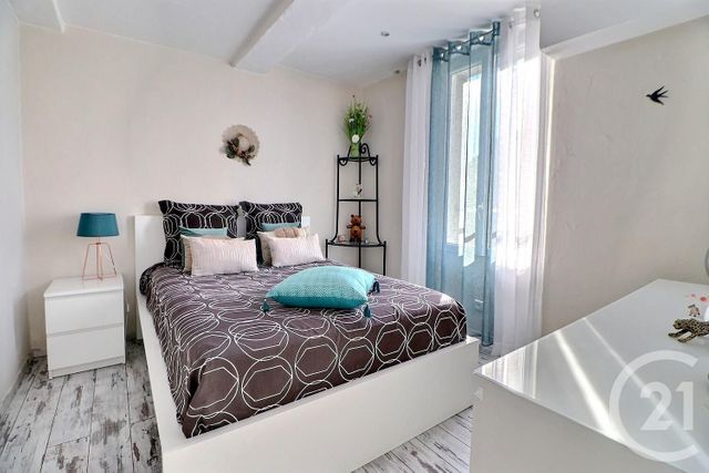 Appartement T3 à vendre - 3 pièces - 58.0 m2 - ROQUEBRUNE SUR ARGENS - 83 - PROVENCE-ALPES-COTE-D-AZUR - Century 21 Sud Habitat