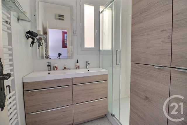 Appartement F4 à vendre - 4 pièces - 82.55 m2 - ST RAPHAEL - 83 - PROVENCE-ALPES-COTE-D-AZUR - Century 21 Sud Habitat