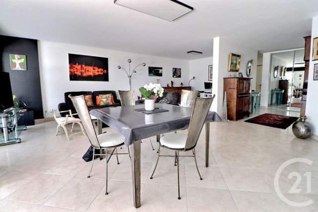Appartement F4 à vendre - 4 pièces - 100.0 m2 - FREJUS - 83 - PROVENCE-ALPES-COTE-D-AZUR - Century 21 Sud Habitat