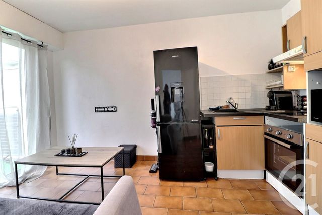 Appartement T2 à vendre - 2 pièces - 23.2 m2 - FREJUS - 83 - PROVENCE-ALPES-COTE-D-AZUR - Century 21 Sud Habitat