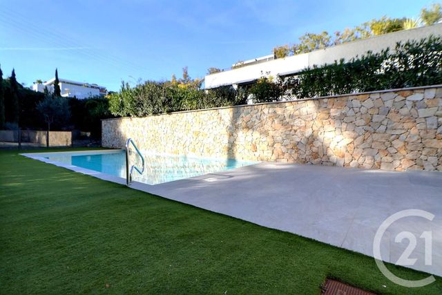 Appartement F4 à vendre - 4 pièces - 91.3 m2 - ST RAPHAEL - 83 - PROVENCE-ALPES-COTE-D-AZUR - Century 21 Sud Habitat