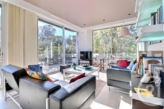 Appartement F4 à vendre - 4 pièces - 91.3 m2 - ST RAPHAEL - 83 - PROVENCE-ALPES-COTE-D-AZUR - Century 21 Sud Habitat