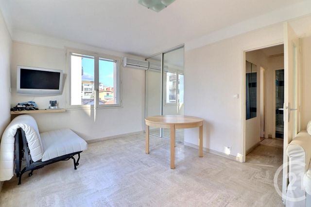 Appartement F1 à vendre ST RAPHAEL