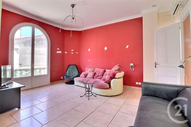 Appartement F1 à vendre - 3 pièces - 130.0 m2 - ST RAPHAEL - 83 - PROVENCE-ALPES-COTE-D-AZUR - Century 21 Sud Habitat