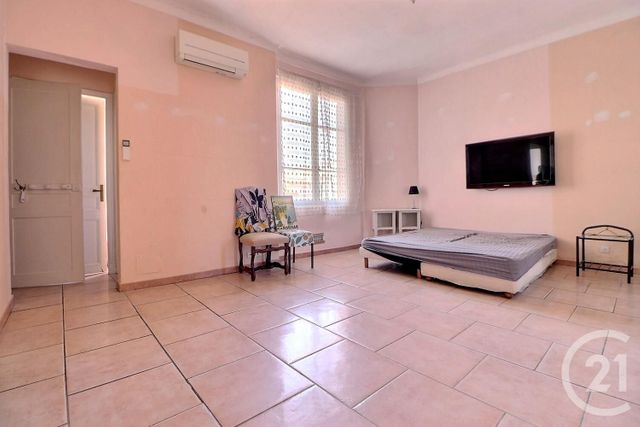 Appartement F1 à vendre - 3 pièces - 130.0 m2 - ST RAPHAEL - 83 - PROVENCE-ALPES-COTE-D-AZUR - Century 21 Sud Habitat
