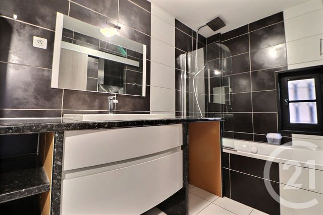 Appartement T2 à vendre - 2 pièces - 57.46 m2 - ST RAPHAEL - 83 - PROVENCE-ALPES-COTE-D-AZUR - Century 21 Sud Habitat