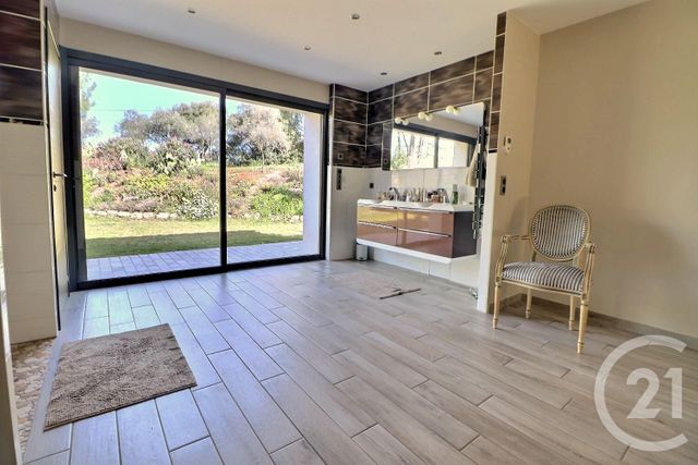 maison à vendre - 6 pièces - 262.0 m2 - ROQUEBRUNE SUR ARGENS - 83 - PROVENCE-ALPES-COTE-D-AZUR - Century 21 Sud Habitat
