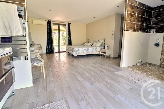 maison à vendre - 6 pièces - 262.0 m2 - ROQUEBRUNE SUR ARGENS - 83 - PROVENCE-ALPES-COTE-D-AZUR - Century 21 Sud Habitat