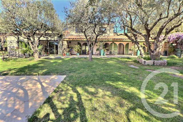 maison à vendre - 6 pièces - 262.0 m2 - ROQUEBRUNE SUR ARGENS - 83 - PROVENCE-ALPES-COTE-D-AZUR - Century 21 Sud Habitat