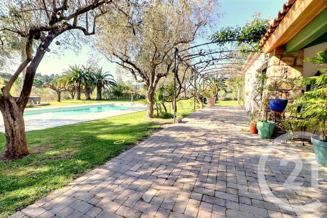 maison à vendre - 6 pièces - 262.0 m2 - ROQUEBRUNE SUR ARGENS - 83 - PROVENCE-ALPES-COTE-D-AZUR - Century 21 Sud Habitat
