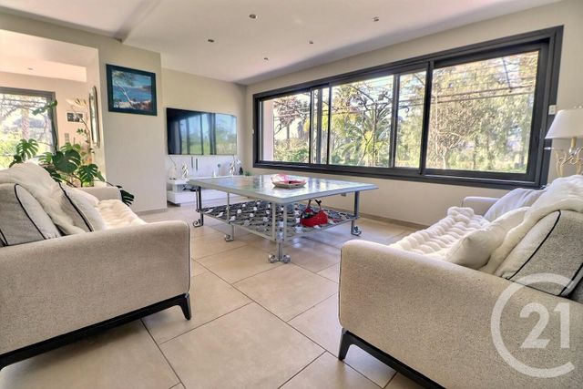 maison à vendre - 6 pièces - 262.0 m2 - ROQUEBRUNE SUR ARGENS - 83 - PROVENCE-ALPES-COTE-D-AZUR - Century 21 Sud Habitat