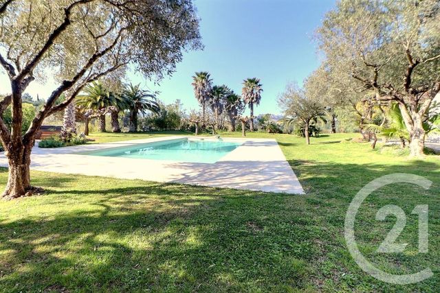 maison à vendre - 6 pièces - 262.0 m2 - ROQUEBRUNE SUR ARGENS - 83 - PROVENCE-ALPES-COTE-D-AZUR - Century 21 Sud Habitat