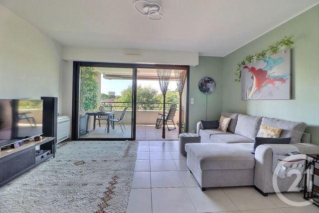 Appartement T2 à vendre - 2 pièces - 50.6 m2 - FREJUS - 83 - PROVENCE-ALPES-COTE-D-AZUR - Century 21 Sud Habitat