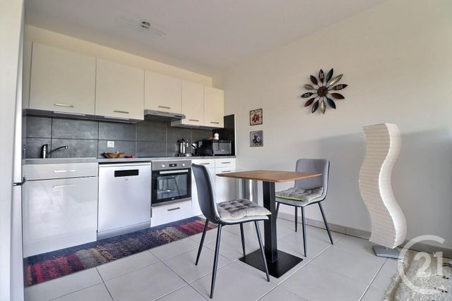 Appartement T2 à vendre - 2 pièces - 50.6 m2 - FREJUS - 83 - PROVENCE-ALPES-COTE-D-AZUR - Century 21 Sud Habitat