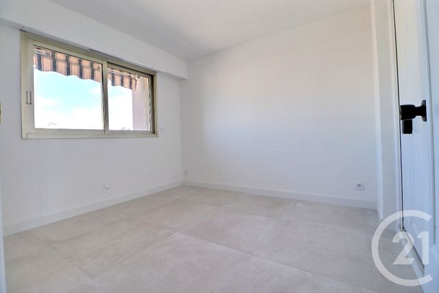 Appartement F3 à vendre - 3 pièces - 70.58 m2 - ST RAPHAEL - 83 - PROVENCE-ALPES-COTE-D-AZUR - Century 21 Sud Habitat