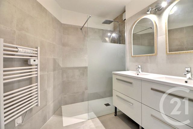 Appartement F3 à vendre - 3 pièces - 70.58 m2 - ST RAPHAEL - 83 - PROVENCE-ALPES-COTE-D-AZUR - Century 21 Sud Habitat