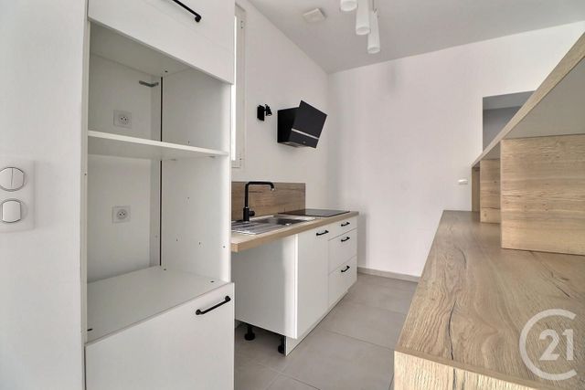 Appartement F3 à vendre - 3 pièces - 81.91 m2 - ST RAPHAEL - 83 - PROVENCE-ALPES-COTE-D-AZUR - Century 21 Sud Habitat
