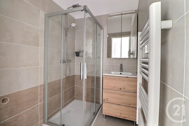 Appartement F3 à vendre - 3 pièces - 81.91 m2 - ST RAPHAEL - 83 - PROVENCE-ALPES-COTE-D-AZUR - Century 21 Sud Habitat