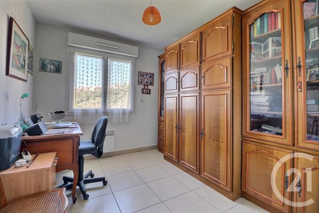 Appartement T4 à vendre - 4 pièces - 86.25 m2 - ST RAPHAEL - 83 - PROVENCE-ALPES-COTE-D-AZUR - Century 21 Sud Habitat