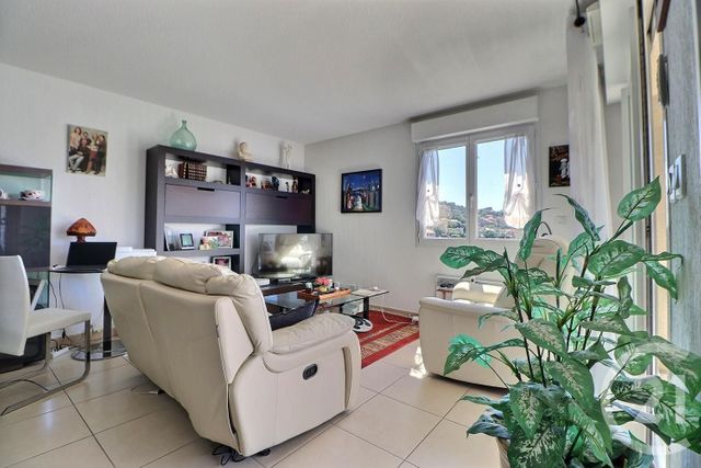 Appartement T4 à vendre - 4 pièces - 86.25 m2 - ST RAPHAEL - 83 - PROVENCE-ALPES-COTE-D-AZUR - Century 21 Sud Habitat