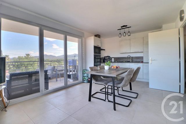 Appartement F2 à vendre - 2 pièces - 43.91 m2 - PUGET SUR ARGENS - 83 - PROVENCE-ALPES-COTE-D-AZUR - Century 21 Sud Habitat