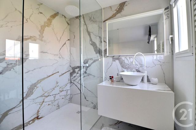 Appartement F3 à vendre - 3 pièces - 68.49 m2 - FREJUS - 83 - PROVENCE-ALPES-COTE-D-AZUR - Century 21 Sud Habitat