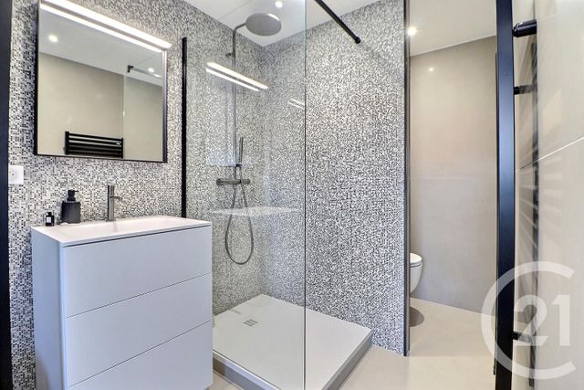 Appartement F3 à vendre - 3 pièces - 68.49 m2 - FREJUS - 83 - PROVENCE-ALPES-COTE-D-AZUR - Century 21 Sud Habitat