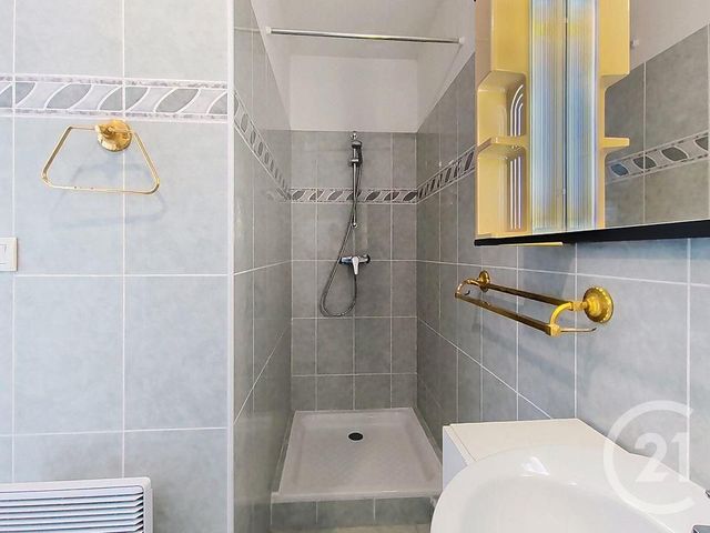 Appartement T4 à vendre - 4 pièces - 102.36 m2 - ST RAPHAEL - 83 - PROVENCE-ALPES-COTE-D-AZUR - Century 21 Sud Habitat