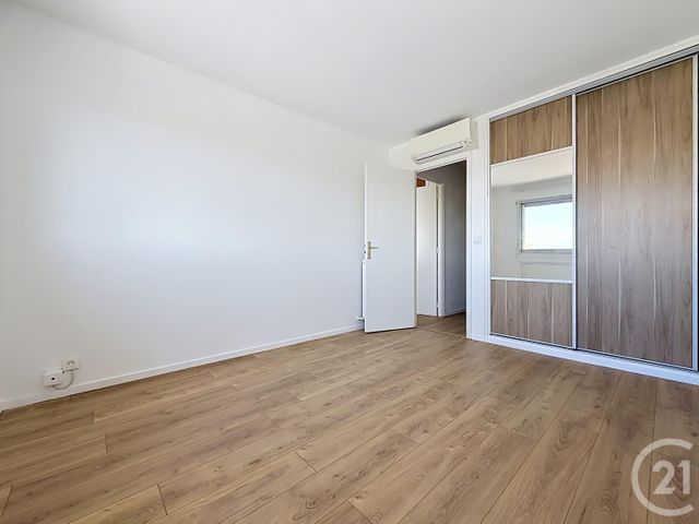 Appartement F3 à vendre - 3 pièces - 71.0 m2 - FREJUS - 83 - PROVENCE-ALPES-COTE-D-AZUR - Century 21 Sud Habitat