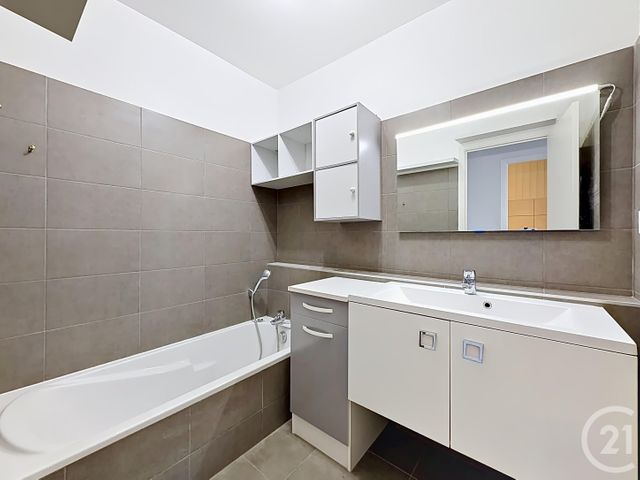 Appartement F3 à vendre - 3 pièces - 71.0 m2 - FREJUS - 83 - PROVENCE-ALPES-COTE-D-AZUR - Century 21 Sud Habitat