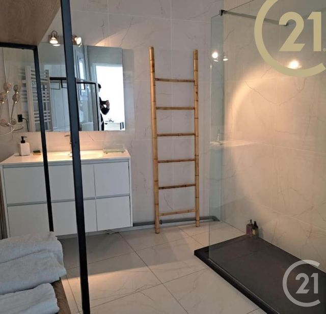 Appartement F2 à vendre - 2 pièces - 47.7 m2 - ST RAPHAEL - 83 - PROVENCE-ALPES-COTE-D-AZUR - Century 21 Sud Habitat