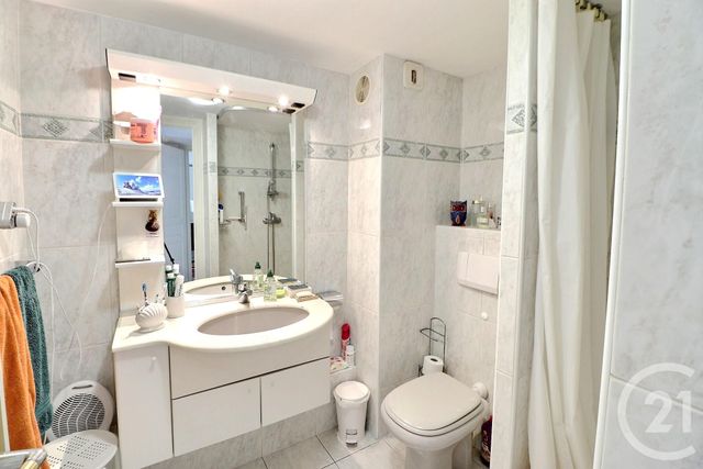 Appartement à vendre - 3 pièces - 95.0 m2 - ST RAPHAEL - 83 - PROVENCE-ALPES-COTE-D-AZUR - Century 21 Sud Habitat