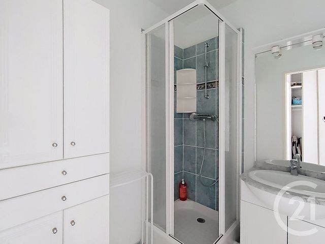 Appartement à vendre - 2 pièces - 23.62 m2 - ST RAPHAEL - 83 - PROVENCE-ALPES-COTE-D-AZUR - Century 21 Sud Habitat