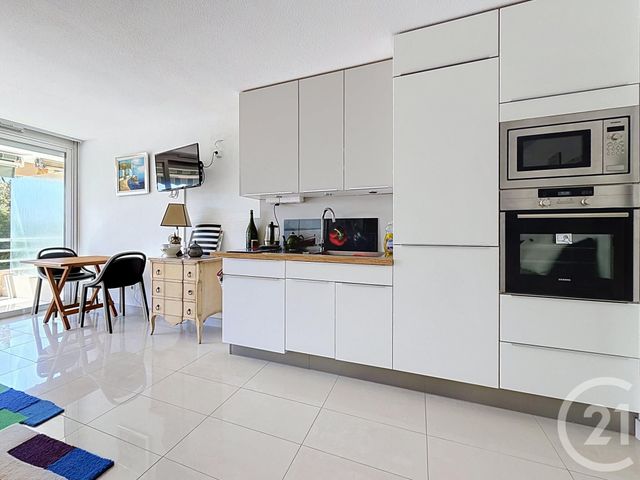 Appartement Studio à vendre - 1 pièce - 31.12 m2 - ST RAPHAEL - 83 - PROVENCE-ALPES-COTE-D-AZUR - Century 21 Sud Habitat