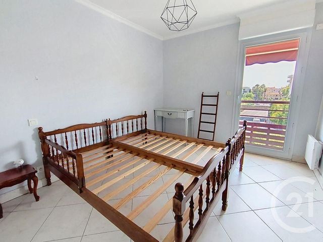 Appartement F3 à vendre - 3 pièces - 79.7 m2 - FREJUS - 83 - PROVENCE-ALPES-COTE-D-AZUR - Century 21 Sud Habitat