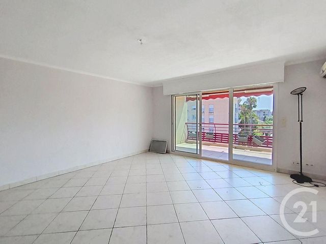 Appartement F3 à vendre - 3 pièces - 79.7 m2 - FREJUS - 83 - PROVENCE-ALPES-COTE-D-AZUR - Century 21 Sud Habitat