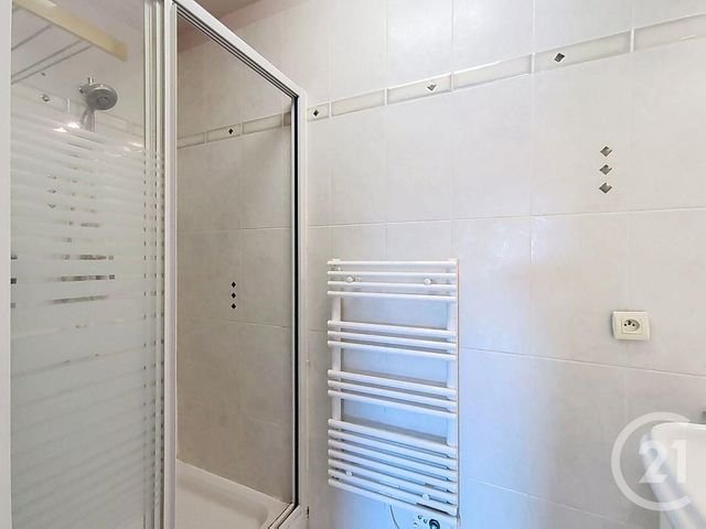 Appartement F3 à vendre - 3 pièces - 79.7 m2 - FREJUS - 83 - PROVENCE-ALPES-COTE-D-AZUR - Century 21 Sud Habitat