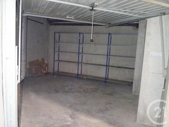 parking à vendre - 16.8 m2 - FREJUS - 83 - PROVENCE-ALPES-COTE-D-AZUR - Century 21 Sud Habitat
