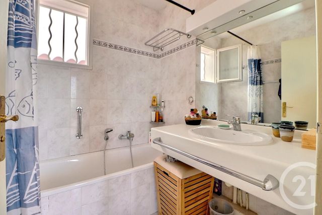 maison à vendre - 4 pièces - 97.94 m2 - LES ISSAMBRES - 83 - PROVENCE-ALPES-COTE-D-AZUR - Century 21 Sud Habitat