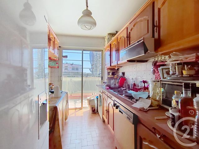 Appartement T3 à vendre - 3 pièces - 72.2 m2 - ST RAPHAEL - 83 - PROVENCE-ALPES-COTE-D-AZUR - Century 21 Sud Habitat
