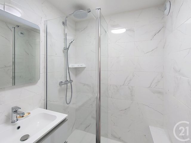 Appartement T2 à vendre - 2 pièces - 30.66 m2 - ST RAPHAEL - 83 - PROVENCE-ALPES-COTE-D-AZUR - Century 21 Sud Habitat