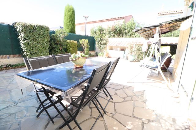 Appartement T3 à vendre - 3 pièces - 69.75 m2 - FREJUS - 83 - PROVENCE-ALPES-COTE-D-AZUR - Century 21 Sud Habitat