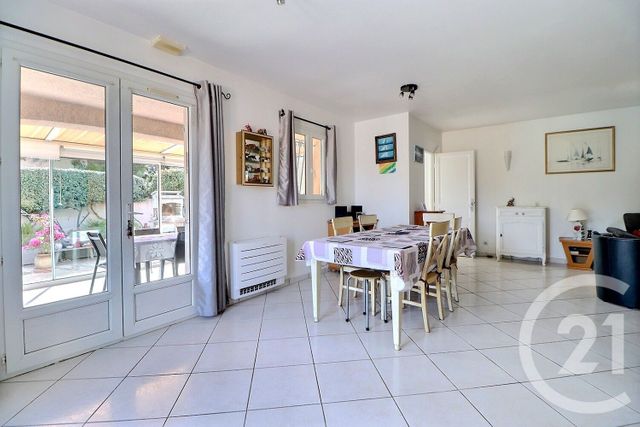 maison à vendre - 5 pièces - 158.65 m2 - FREJUS - 83 - PROVENCE-ALPES-COTE-D-AZUR - Century 21 Sud Habitat