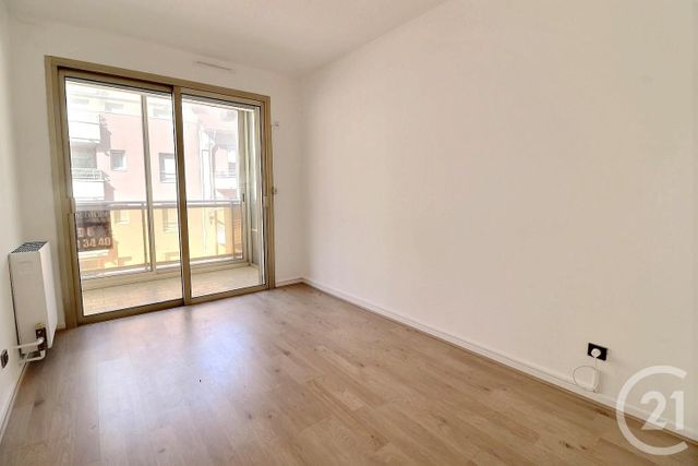 Afficher la photo en grand Appartement T3 à vendre - 3 pièces - 64.0 m2 - ST RAPHAEL - 83 - PROVENCE-ALPES-COTE-D-AZUR - Century 21 Sud Habitat