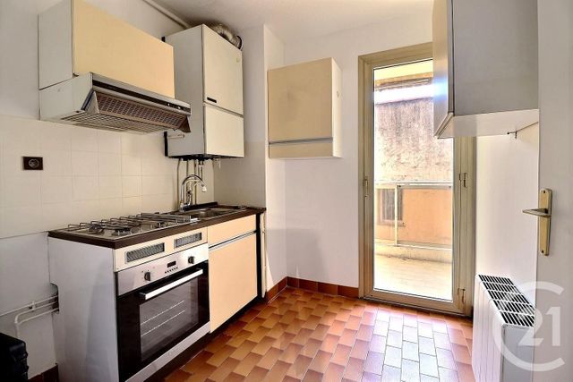 Afficher la photo en grand Appartement T3 à vendre - 3 pièces - 64.0 m2 - ST RAPHAEL - 83 - PROVENCE-ALPES-COTE-D-AZUR - Century 21 Sud Habitat