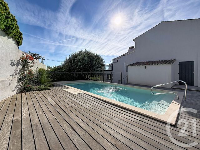 Appartement T5 à vendre - 5 pièces - 99.0 m2 - LES ISSAMBRES - 83 - PROVENCE-ALPES-COTE-D-AZUR - Century 21 Sud Habitat