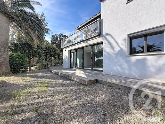 Appartement T5 à vendre - 5 pièces - 99.0 m2 - LES ISSAMBRES - 83 - PROVENCE-ALPES-COTE-D-AZUR - Century 21 Sud Habitat