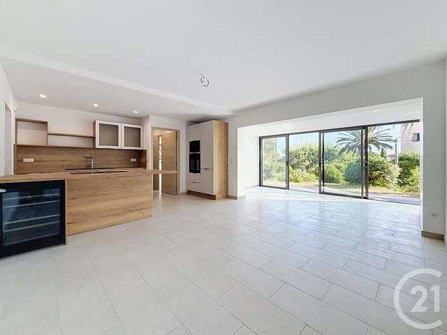 Appartement T5 à vendre - 5 pièces - 99.0 m2 - LES ISSAMBRES - 83 - PROVENCE-ALPES-COTE-D-AZUR - Century 21 Sud Habitat
