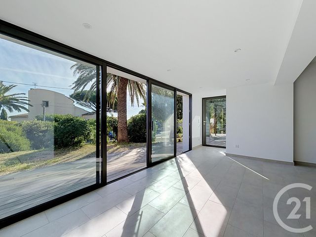 Appartement T5 à vendre - 5 pièces - 99.0 m2 - LES ISSAMBRES - 83 - PROVENCE-ALPES-COTE-D-AZUR - Century 21 Sud Habitat