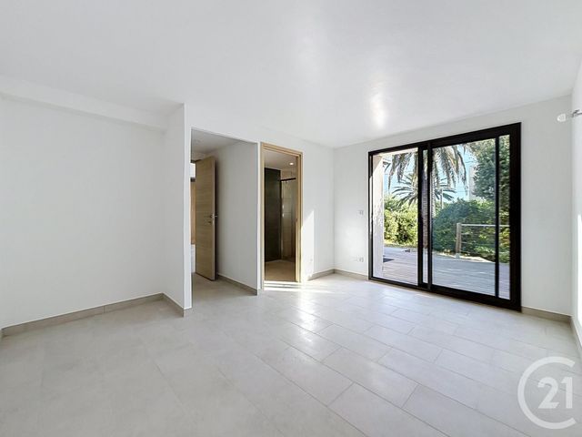 Appartement T5 à vendre - 5 pièces - 99.0 m2 - LES ISSAMBRES - 83 - PROVENCE-ALPES-COTE-D-AZUR - Century 21 Sud Habitat